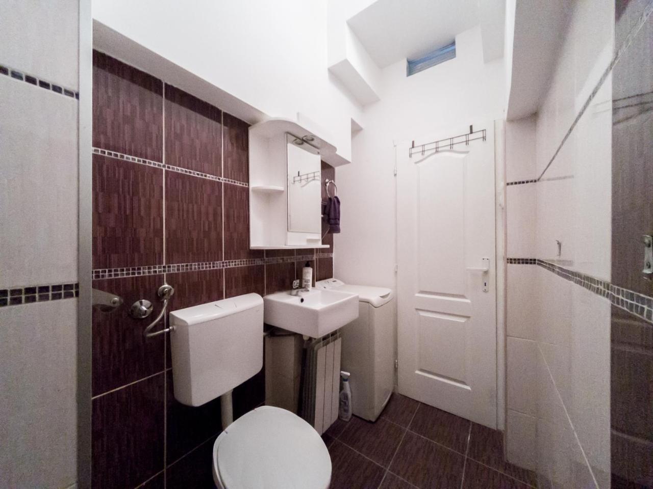 Apartment Ema Belgrado Esterno foto