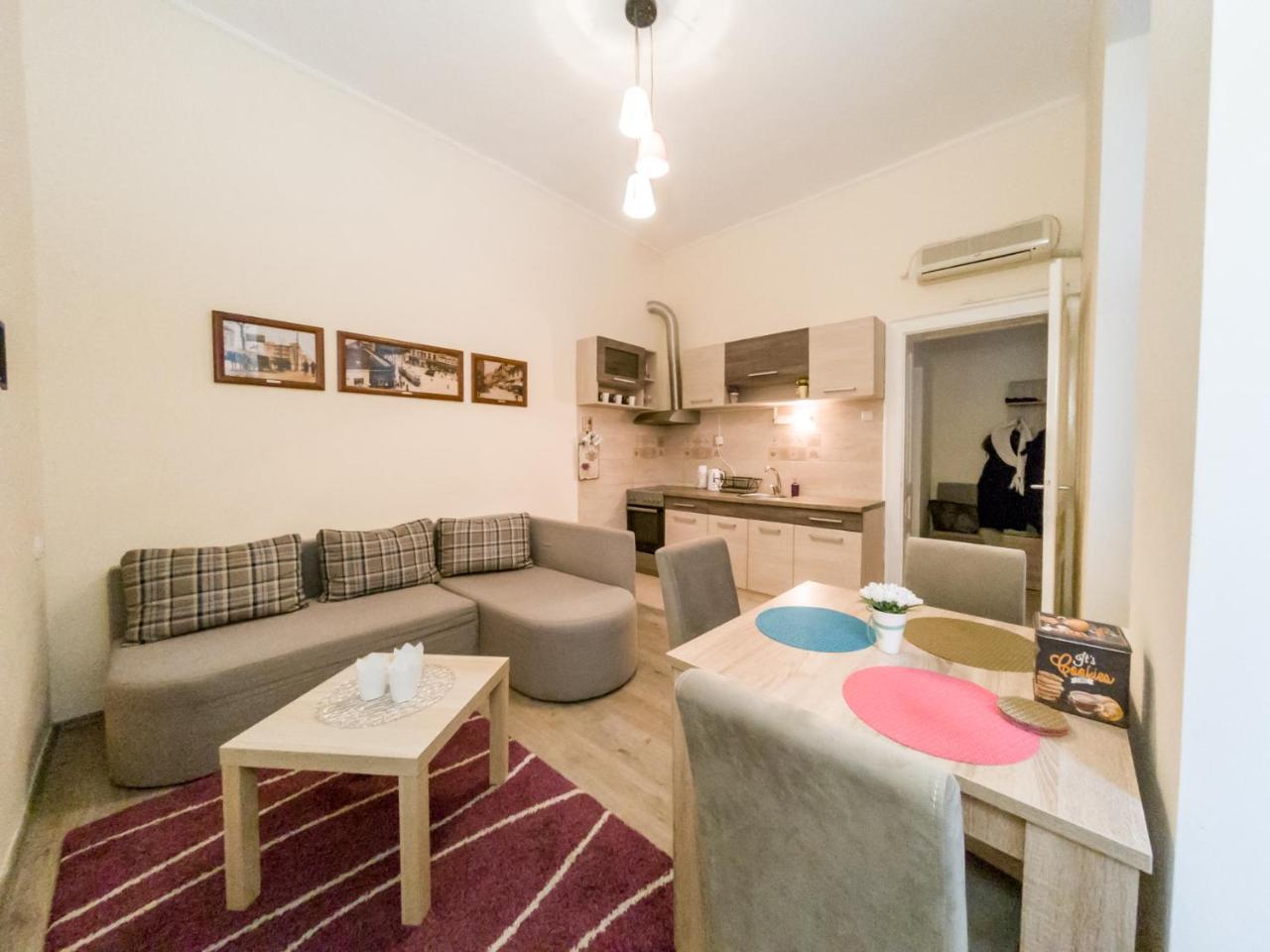 Apartment Ema Belgrado Esterno foto